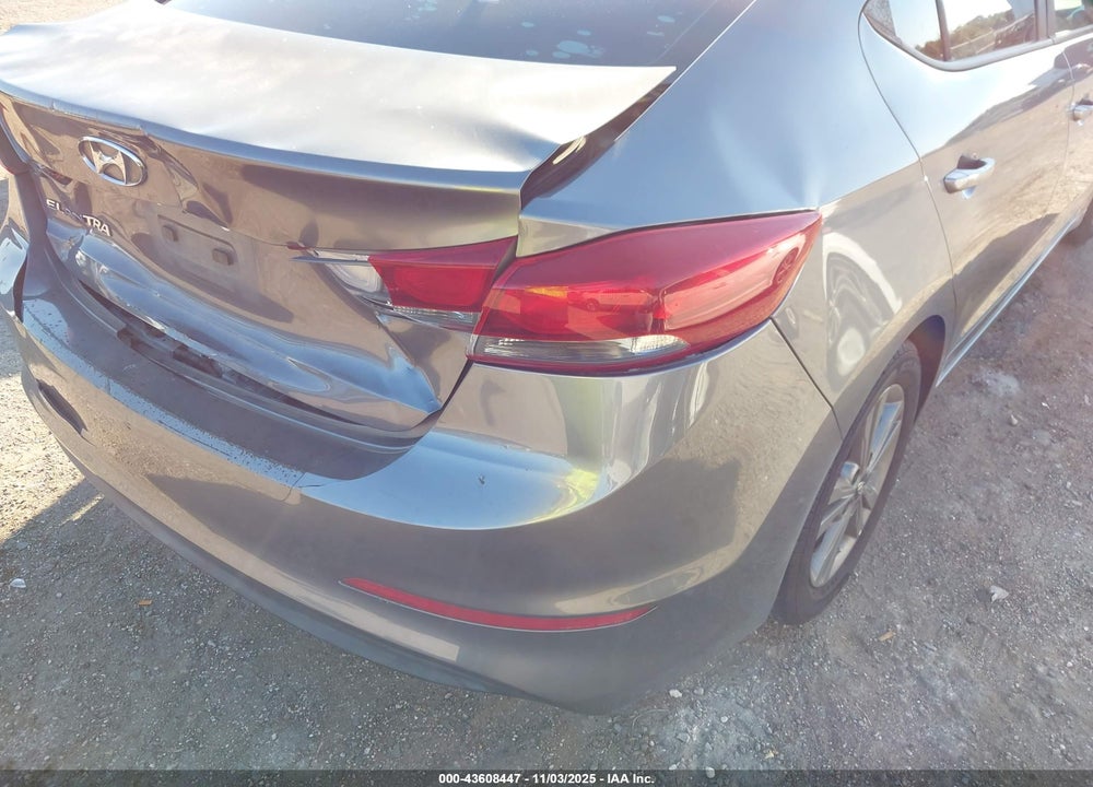 2018 HYUNDAI ELANTRA VIN: 5NPD84LF0JH312244
