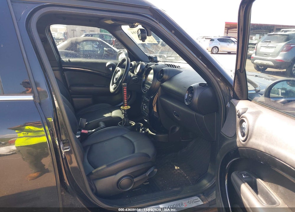 2013 MINI COUNTRYMAN COOPER S VIN: WMWZC3C56DWP51045