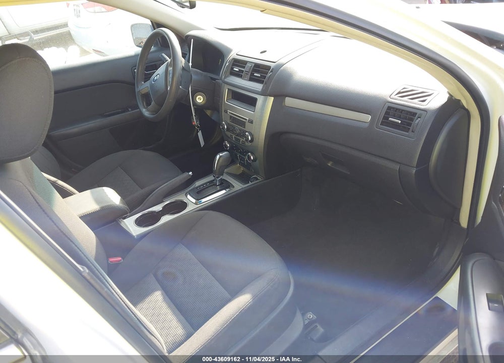 2010 FORD FUSION SE VIN: 3FAHP0HA5AR168266
