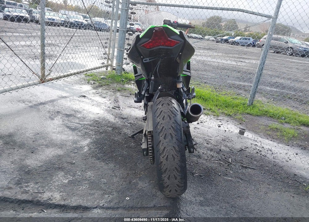 2019 KAWASAKI EX400 VIN: JKAEXKG1XKDA20809