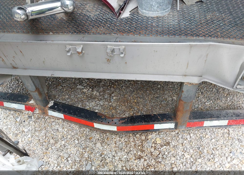 2018 UTILITY TRAILER MFG UTILITY TRAILER MFG VIN: 1UYVS2533J3184933