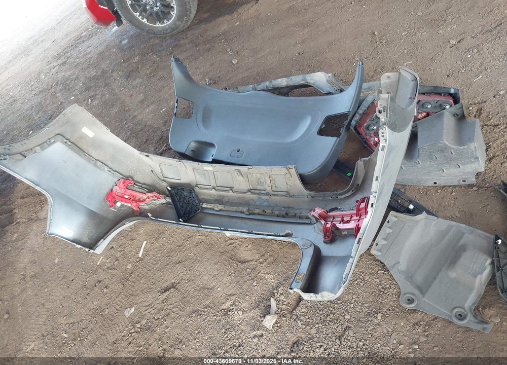 2020 KIA SORENTO 2.4L L VIN: 5XYPG4A31LG656958
