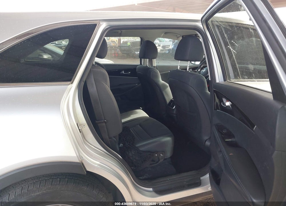 2020 KIA SORENTO 2.4L L VIN: 5XYPG4A31LG656958