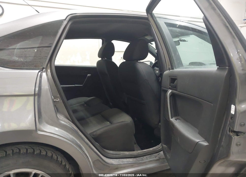2010 FORD FOCUS SE VIN: 1FAHP3FN9AW270321