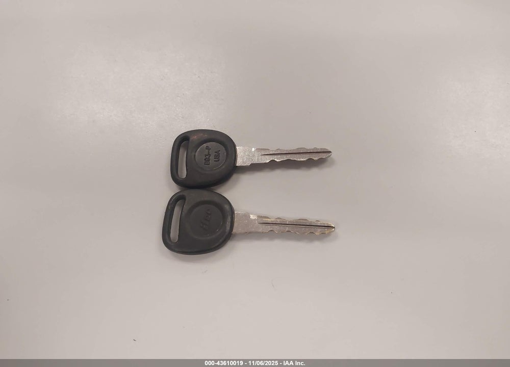 2001 CHEVROLET SILVERADO 1500 LS VIN: 2GCEK19T011355890