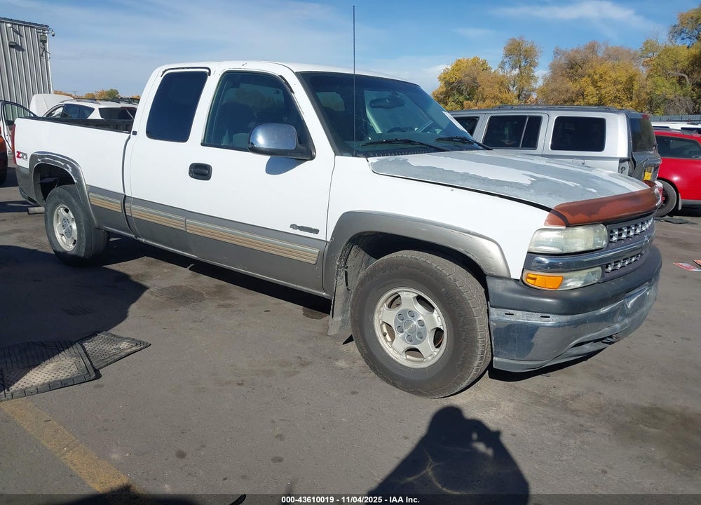 2001 CHEVROLET SILVERADO 1500 LS VIN: 2GCEK19T011355890