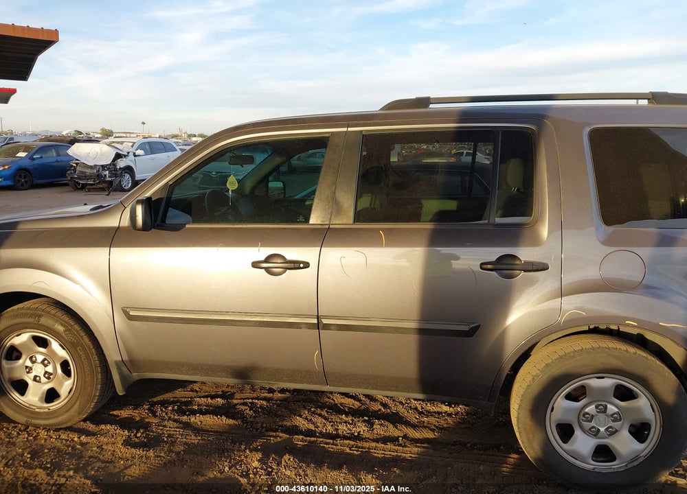 2015 HONDA PILOT LX VIN: 5FNYF4H24FB045354