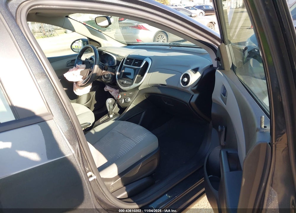 2018 CHEVROLET SONIC VIN: 1G1JB5SG4J4118609