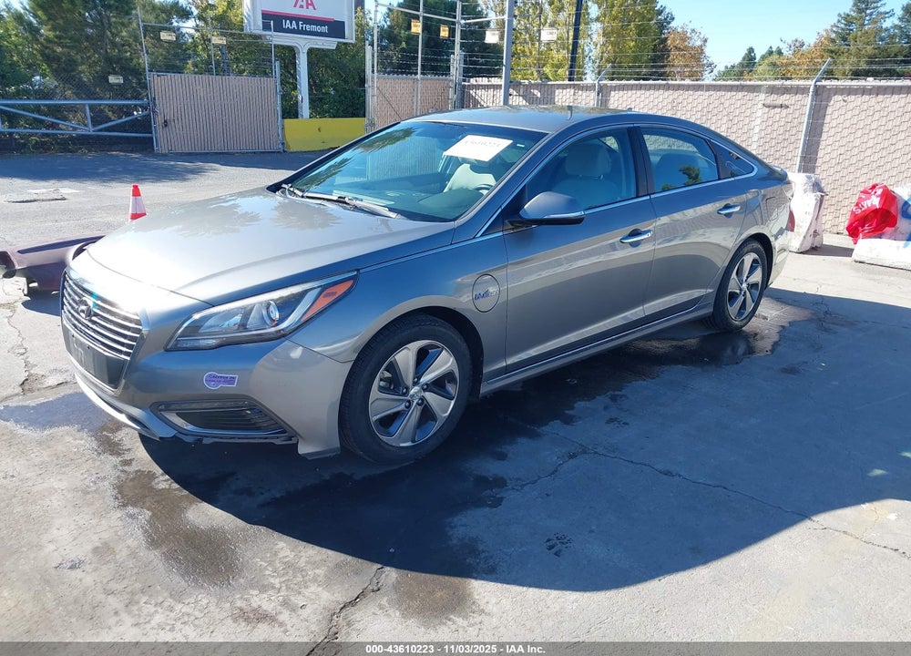 2017 HYUNDAI SONATA PLUG-IN HYBRID VIN: KMHE14L26HA074323