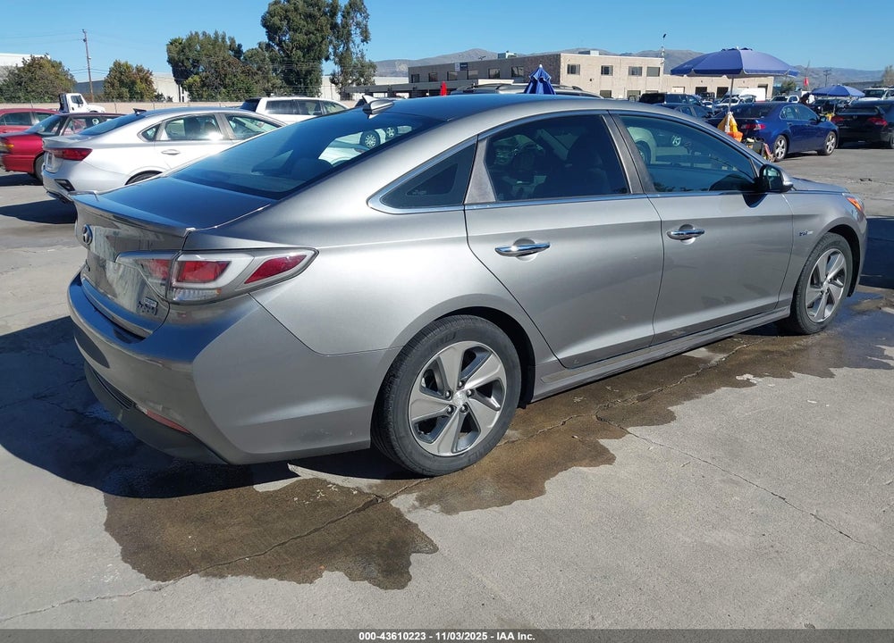 2017 HYUNDAI SONATA PLUG-IN HYBRID VIN: KMHE14L26HA074323