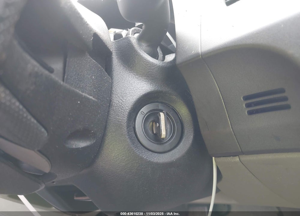 2011 HONDA CIVIC LX VIN: 19XFA1F53BE040230