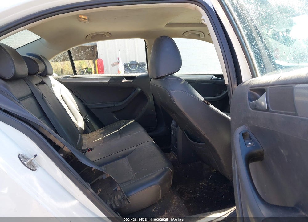 2018 VOLKSWAGEN JETTA VIN: 3VWDB7AJ9JM260792