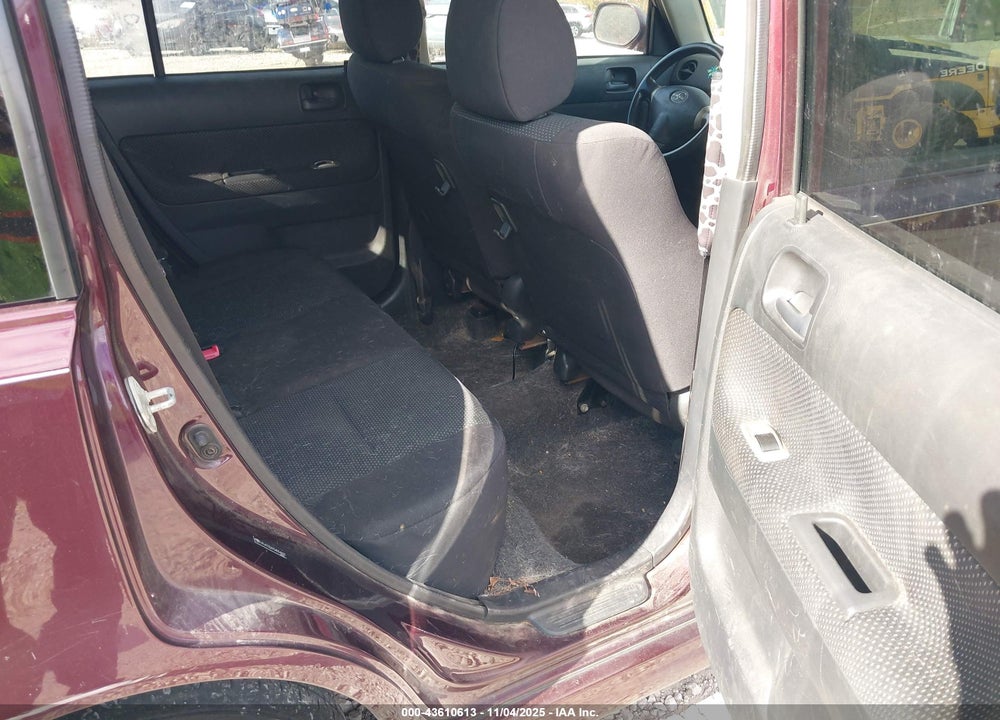 2005 SCION XB VIN: JTLKT324154004659