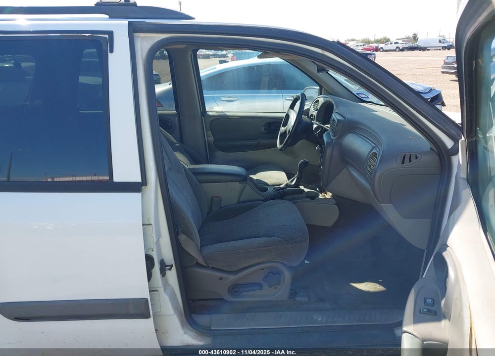 2002 CHEVROLET TRAILBLAZER LT VIN: 1GNDS13S022125092