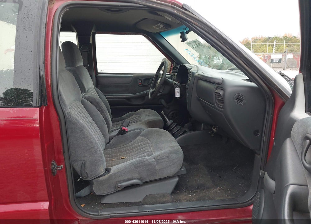 2000 CHEVROLET S-10 LS VIN: 1GCCS1956Y8309853