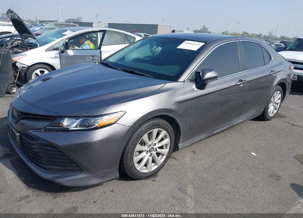 2018 TOYOTA CAMRY VIN: 4T1B11HK2JU014425