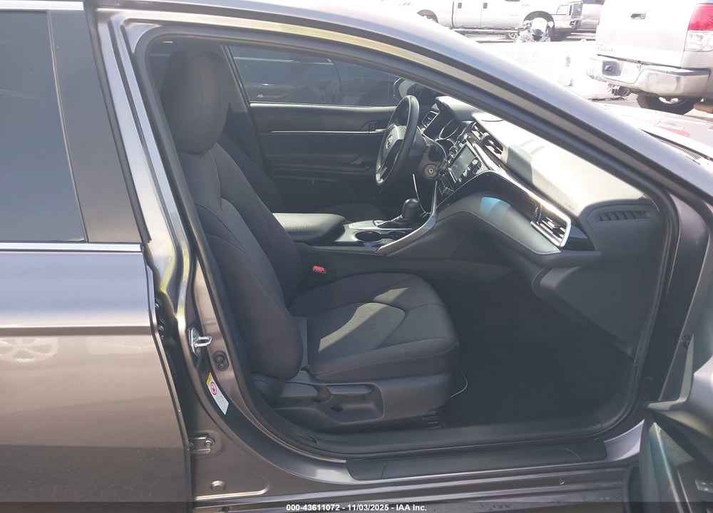 2018 TOYOTA CAMRY VIN: 4T1B11HK2JU014425
