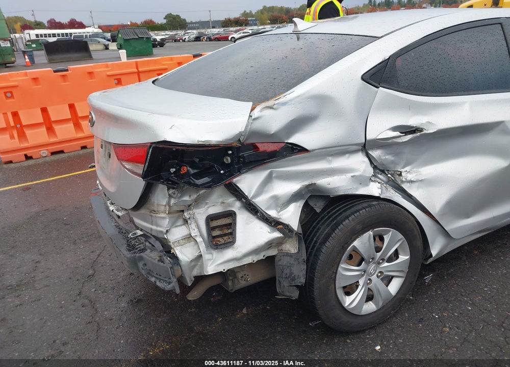 2016 HYUNDAI ELANTRA SE VIN: KMHDH4AE1GU483699