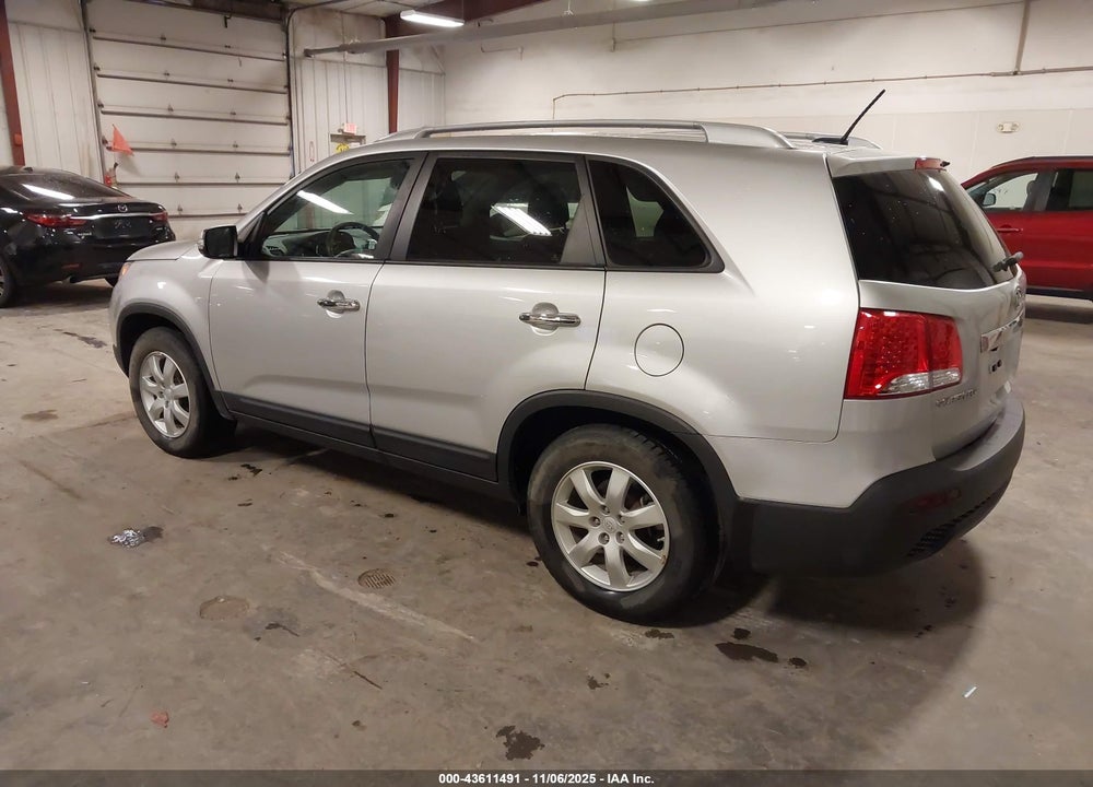 2012 KIA SORENTO LX VIN: 5XYKT3A62CG187809