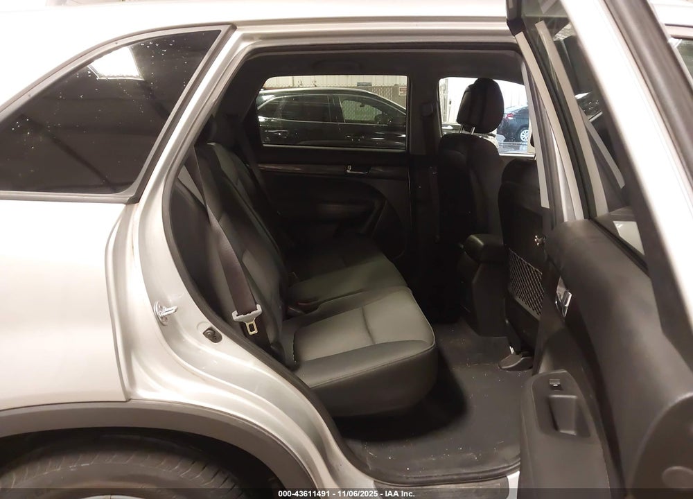 2012 KIA SORENTO LX VIN: 5XYKT3A62CG187809