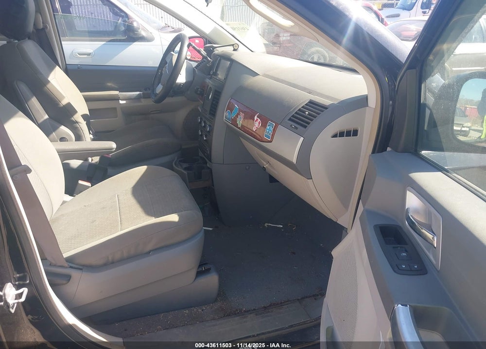 2008 CHRYSLER TOWN & COUNTRY TOURING VIN: 2A8HR54P68R797152