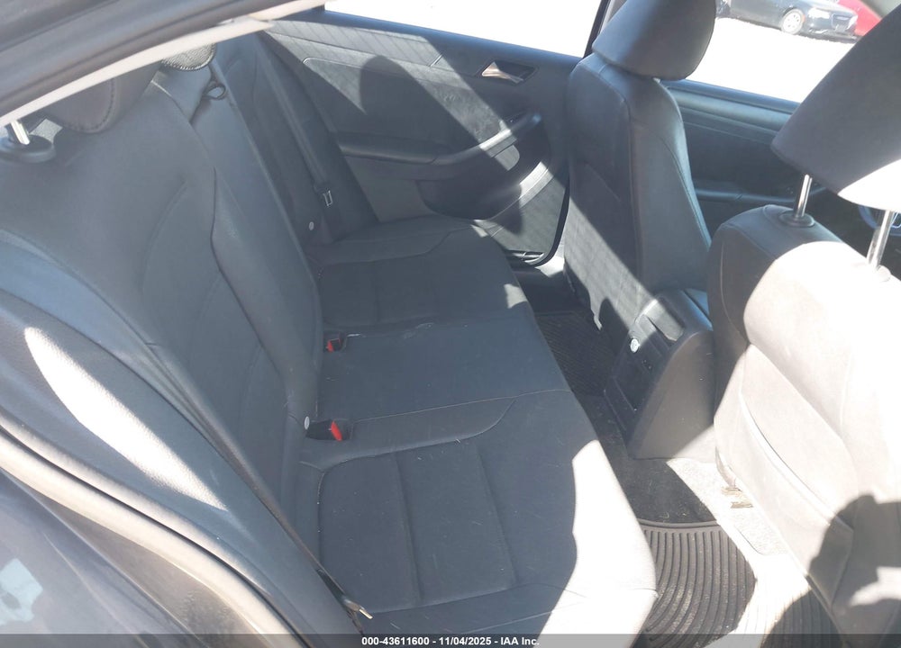 2011 VOLKSWAGEN JETTA 2.5L SE VIN: 3VWDZ7AJ6BM350043