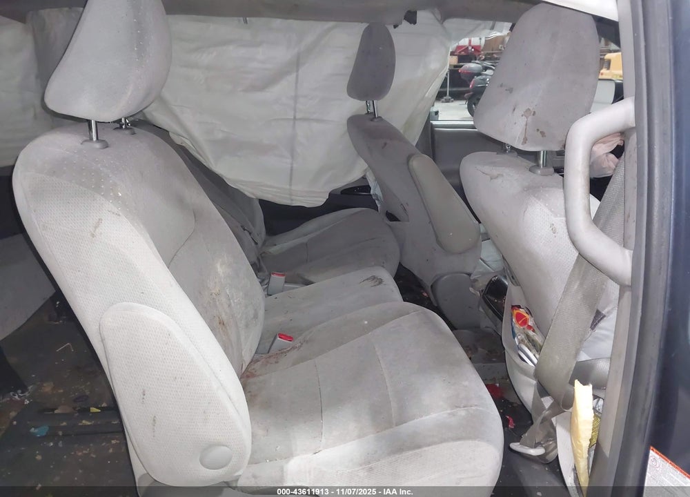 2015 TOYOTA SIENNA LE 8 PASSENGER VIN: 5TDKK3DC7FS663029