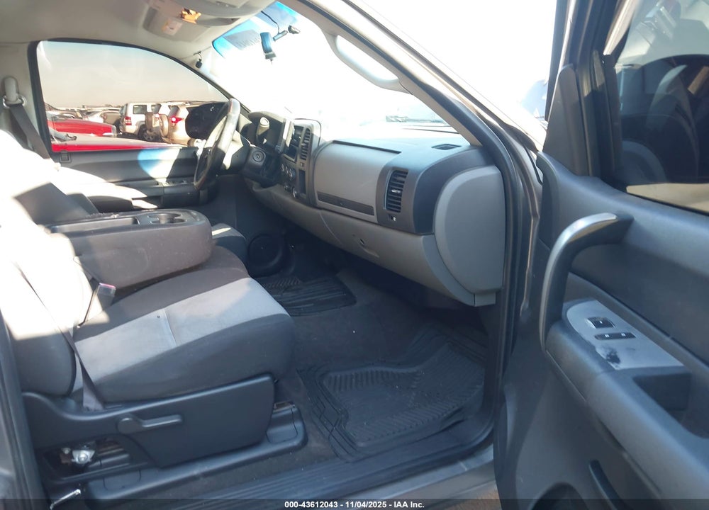 2007 GMC SIERRA 1500 SL VIN: 3GTEC13C17G543405