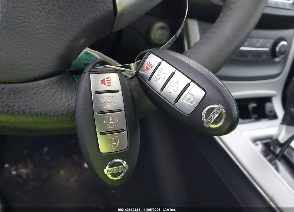 2015 NISSAN SENTRA SV VIN: 3N1AB7AP1FY284789