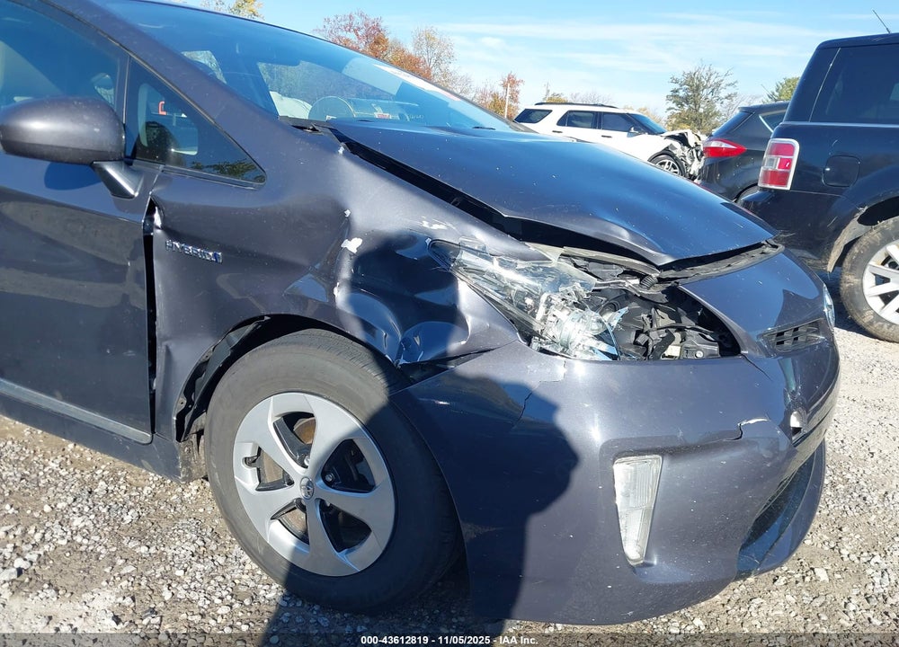 2014 TOYOTA PRIUS THREE VIN: JTDKN3DU5E1753582