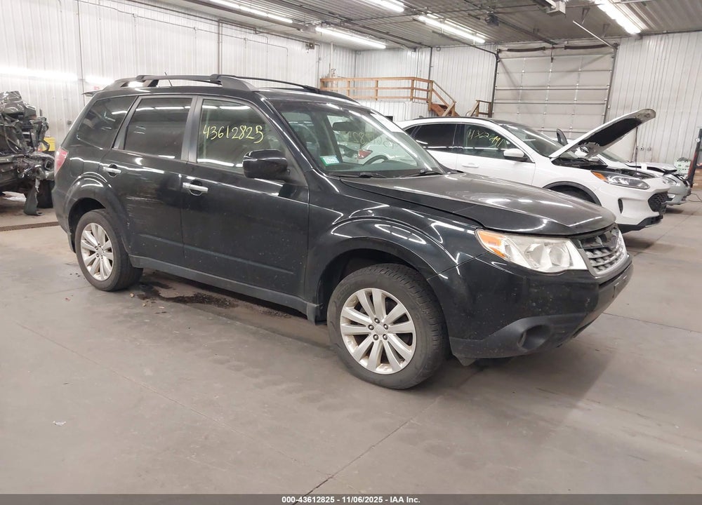 2013 SUBARU FORESTER 2.5X LIMITED VIN: JF2SHAEC6DH407520