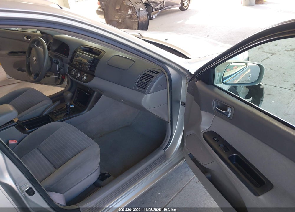 2005 TOYOTA CAMRY LE VIN: 4T1BE32K25U622539