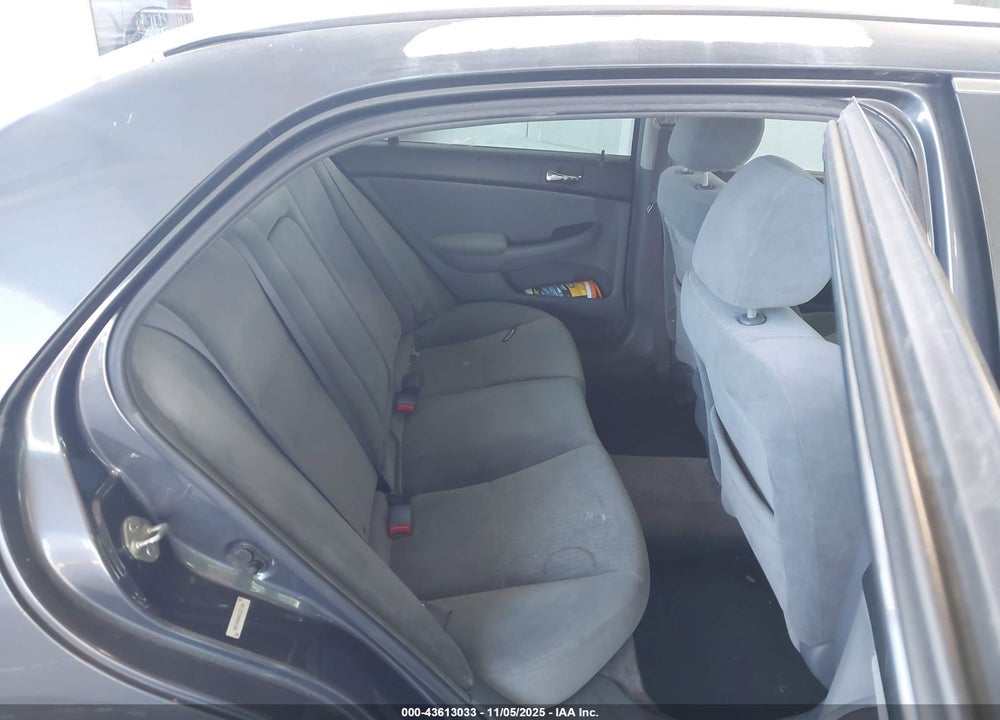 2005 HONDA ACCORD 2.4 LX VIN: 3HGCM56425G711888