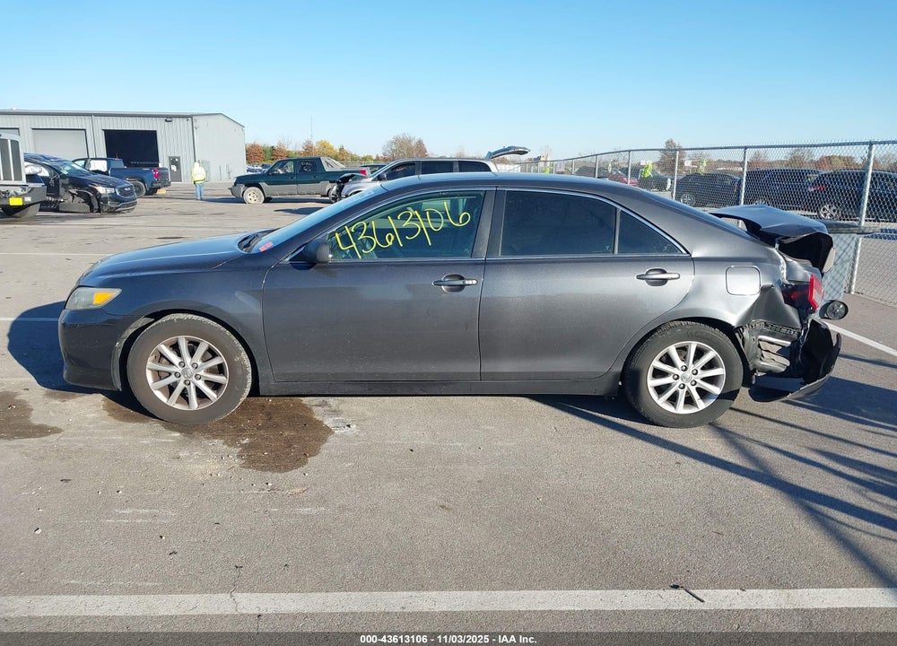 2011 TOYOTA CAMRY XLE VIN: 4T1BF3EK4BU195207