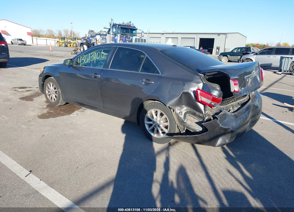 2011 TOYOTA CAMRY XLE VIN: 4T1BF3EK4BU195207