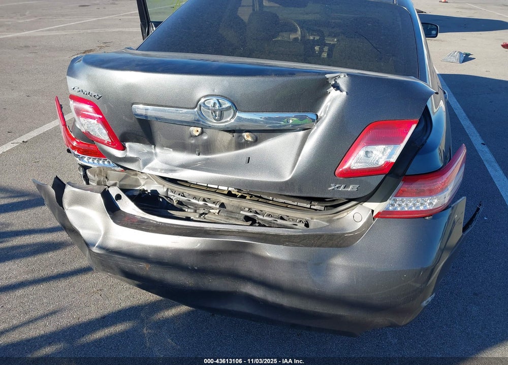 2011 TOYOTA CAMRY XLE VIN: 4T1BF3EK4BU195207