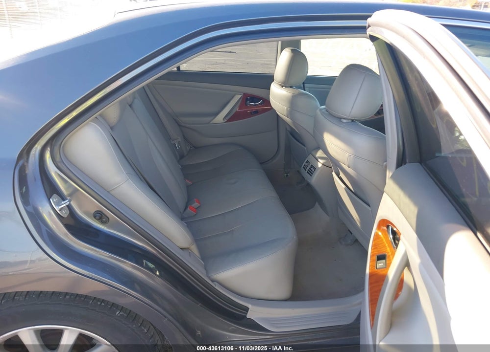 2011 TOYOTA CAMRY XLE VIN: 4T1BF3EK4BU195207