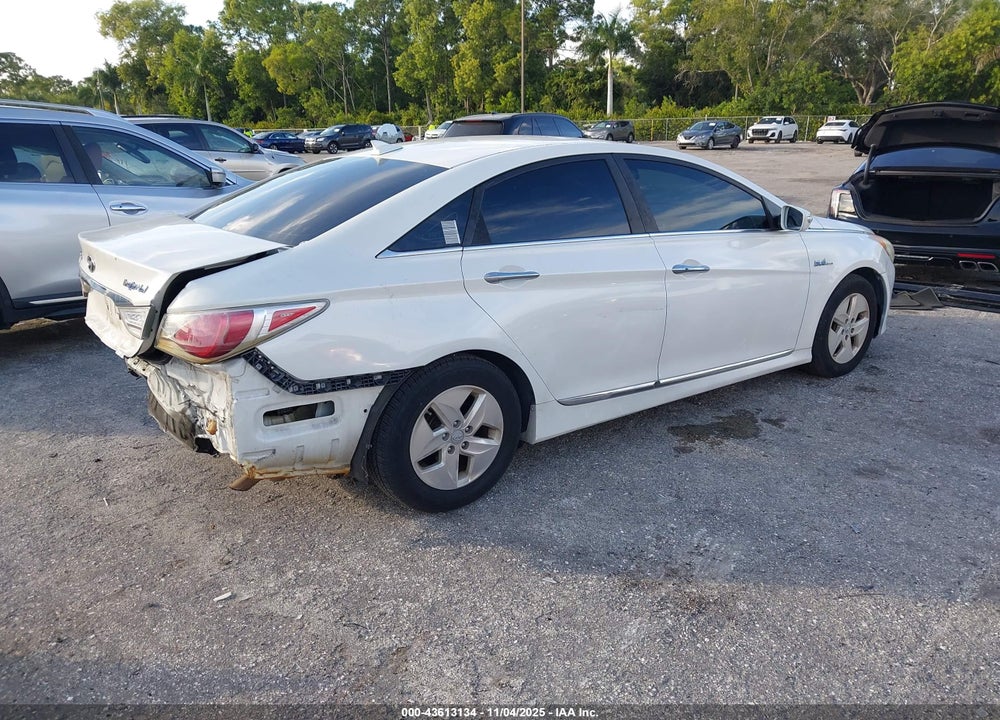 2012 HYUNDAI SONATA HYBRID VIN: KMHEC4A46CA038185