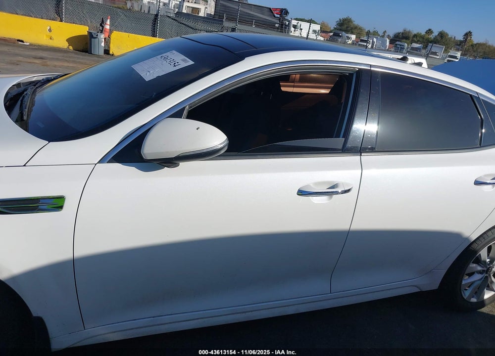 2016 KIA OPTIMA VIN: 5XXGU4L34GG082002
