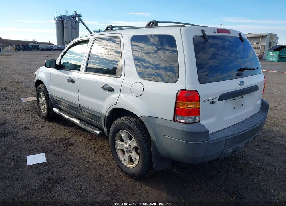 2005 FORD ESCAPE XLT VIN: 1FMYU93135KA05085
