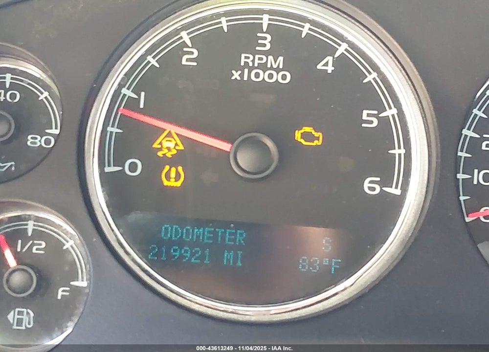 2010 GMC YUKON XL 1500 DENALI VIN: 1GKUKMEF7AR168493