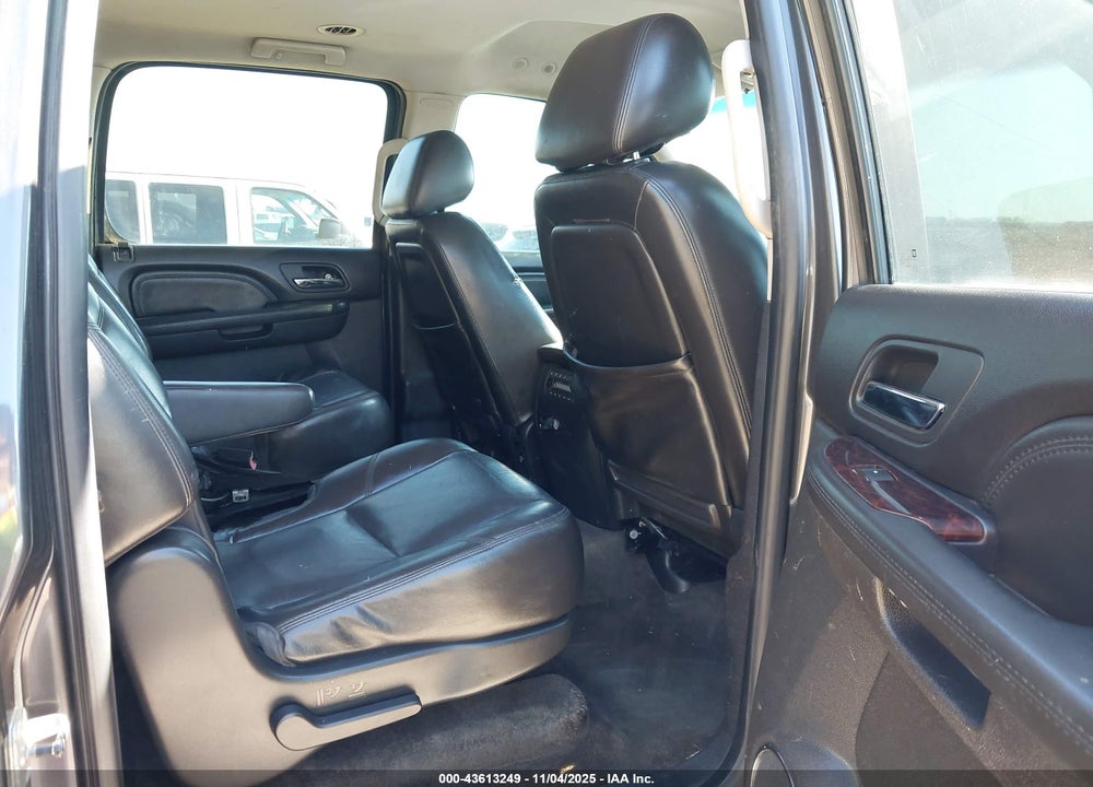 2010 GMC YUKON XL 1500 DENALI VIN: 1GKUKMEF7AR168493