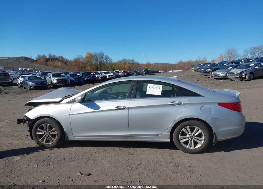 2013 HYUNDAI SONATA VIN: 5NPEB4AC1DH691001