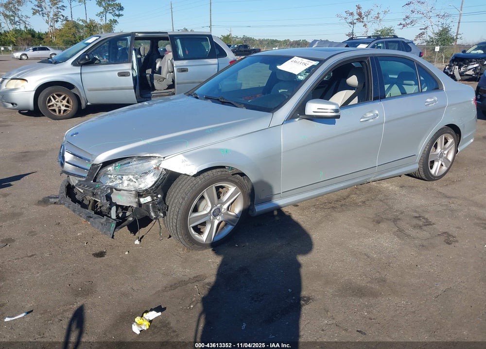 2010 MERCEDES-BENZ C 300 LUXURY/SPORT VIN: WDDGF5EB0AF442382
