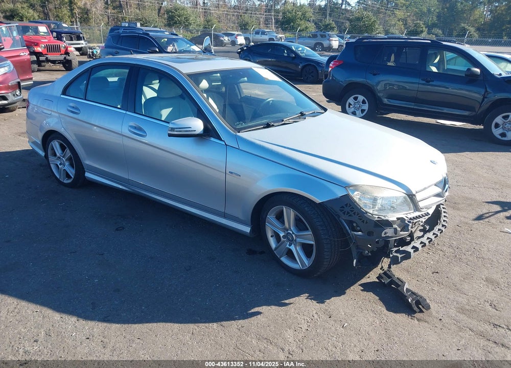 2010 MERCEDES-BENZ C 300 LUXURY/SPORT VIN: WDDGF5EB0AF442382