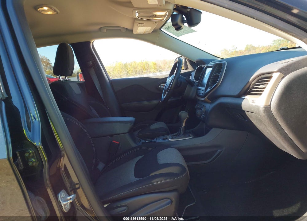 2014 JEEP CHEROKEE VIN: 1C4PJLCS7EW170547