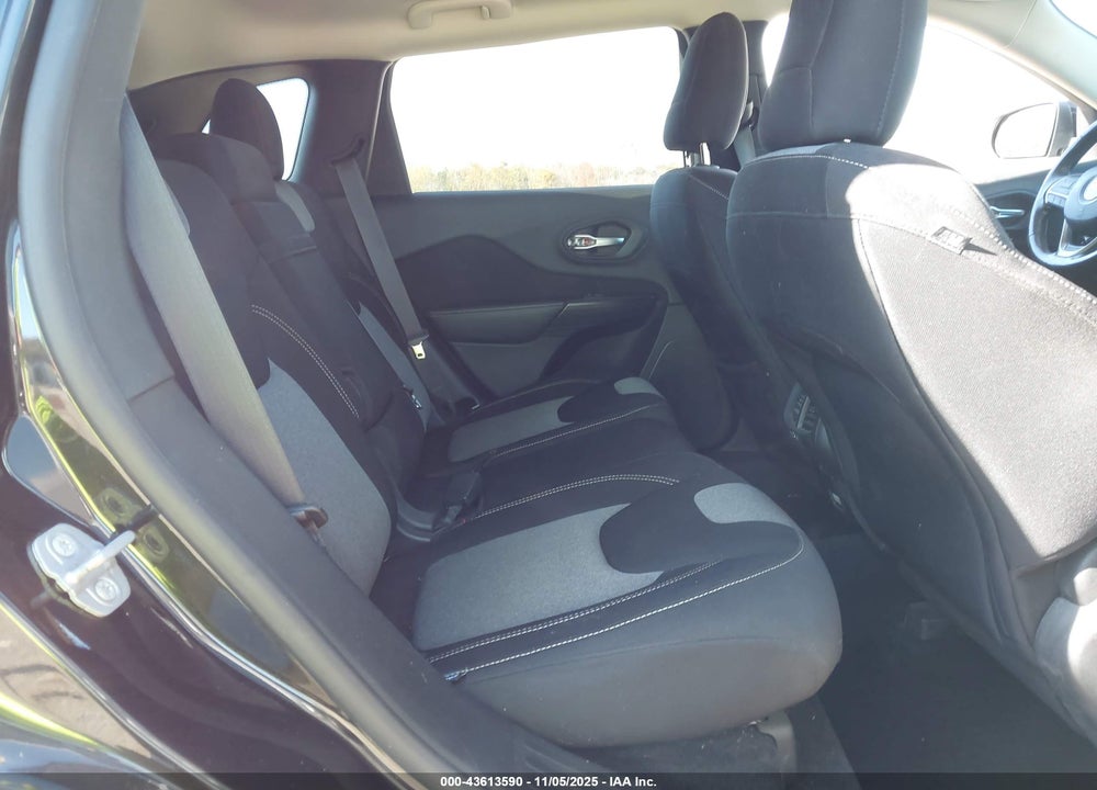 2014 JEEP CHEROKEE VIN: 1C4PJLCS7EW170547