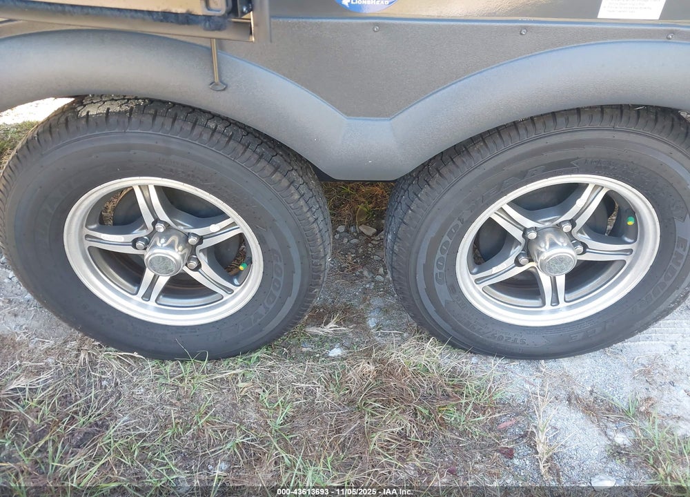 2025 FOREST RIVER OTHER VIN: 4X4TRLA22SD461601