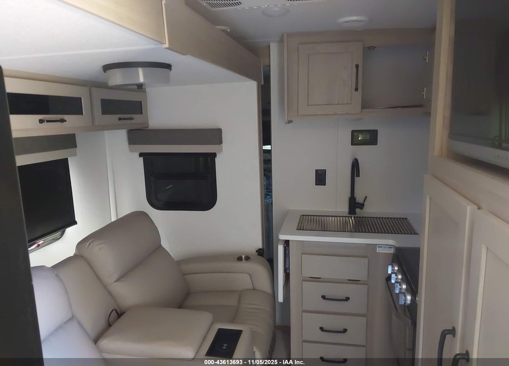 2025 FOREST RIVER OTHER VIN: 4X4TRLA22SD461601