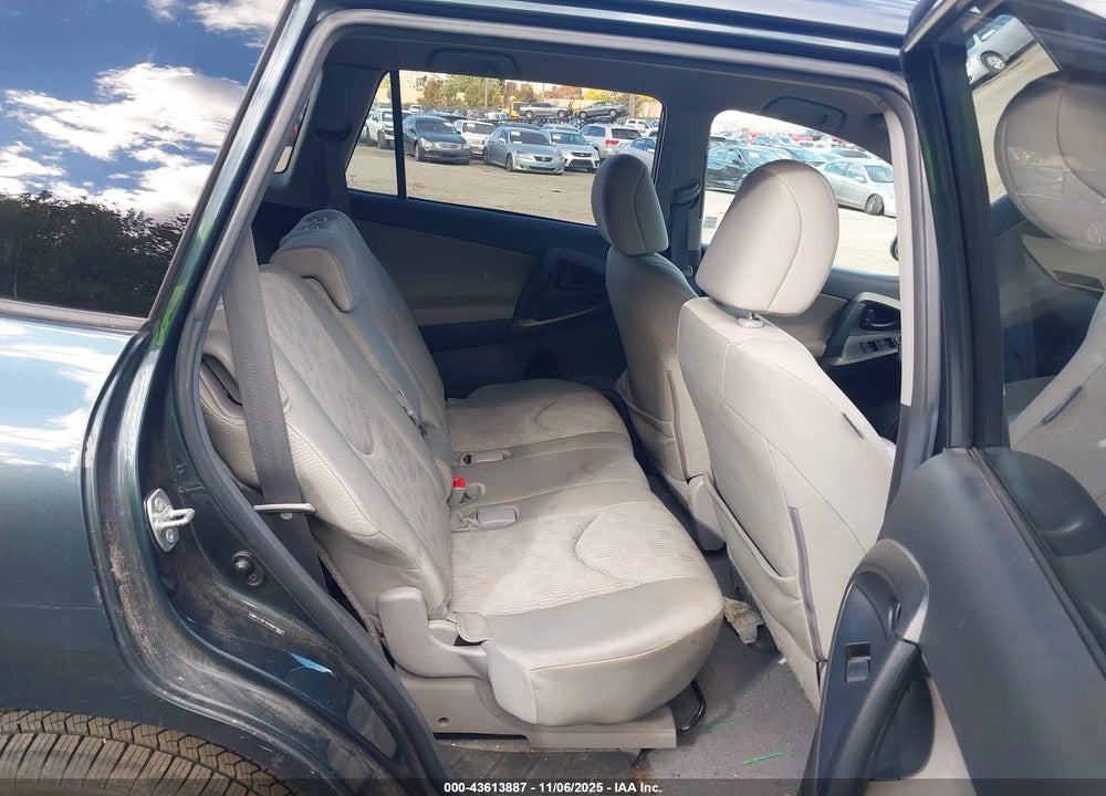 2011 TOYOTA RAV4 VIN: 2T3BF4DV8BW160629